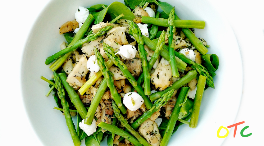 Hot Chicken and Asparagus Salad with Self-Made&nbsp;Croutons