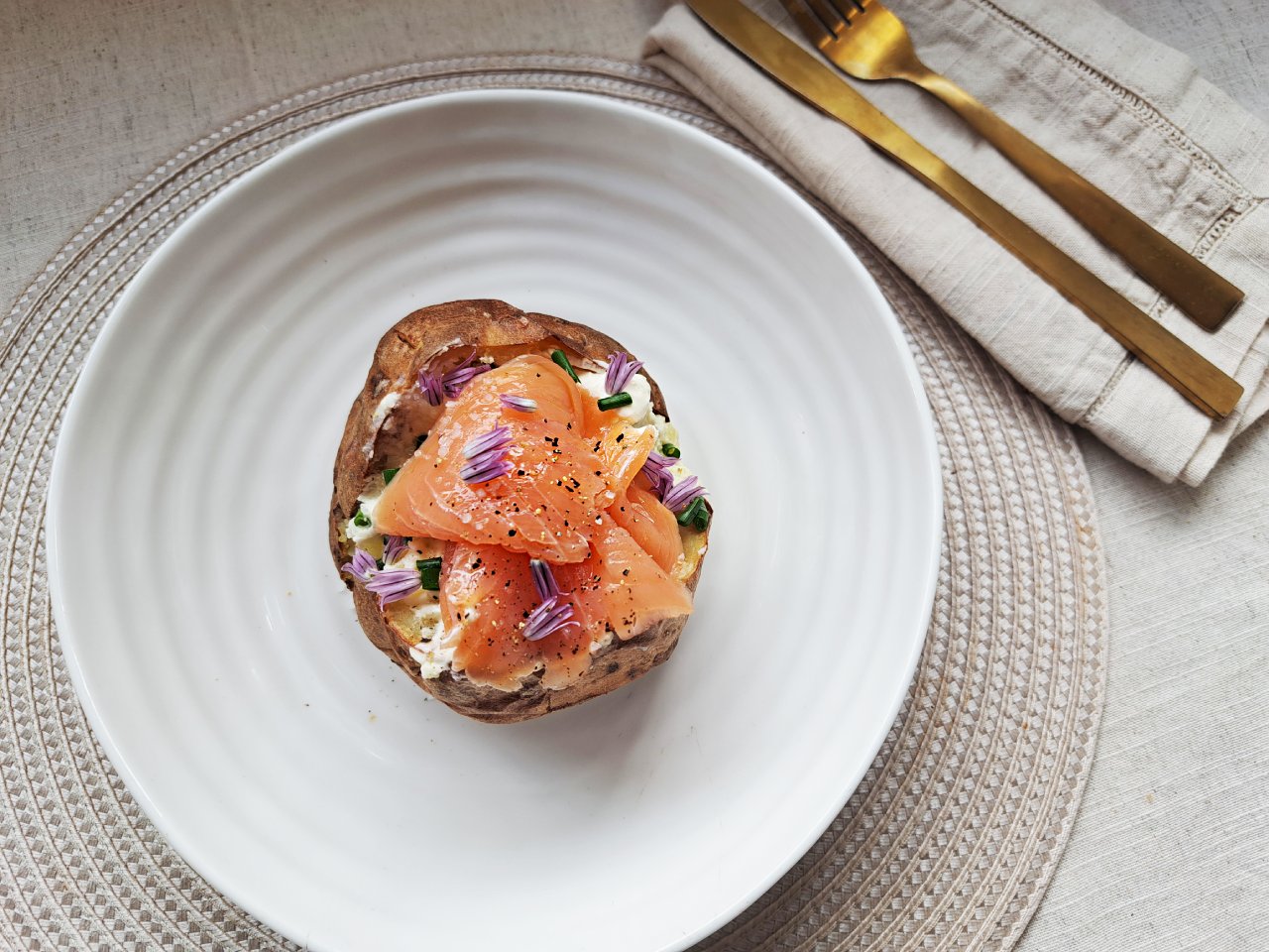 Easy Gourmet Jacket Potatoes with Salmon